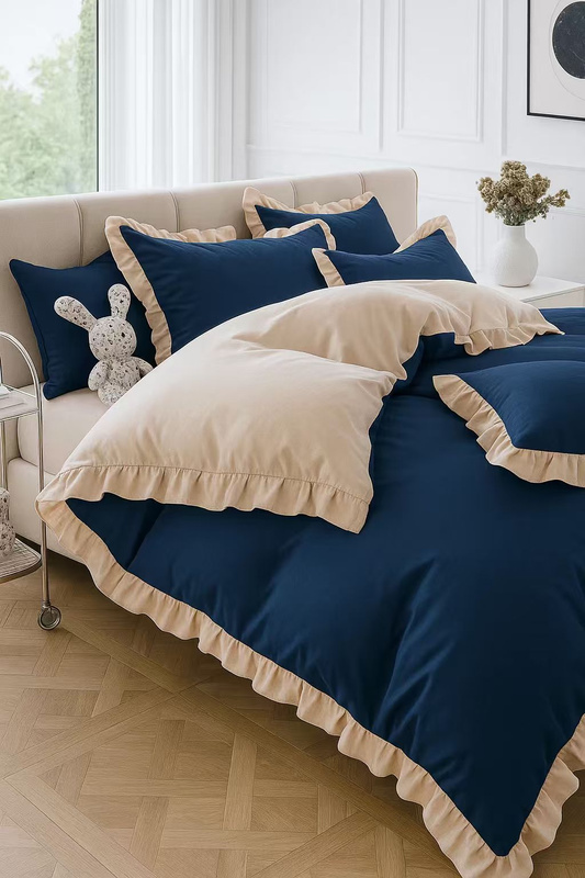 Pościel z falbanką granatowa i beżowa 200x220 3 el. dwukolorowa FAB16