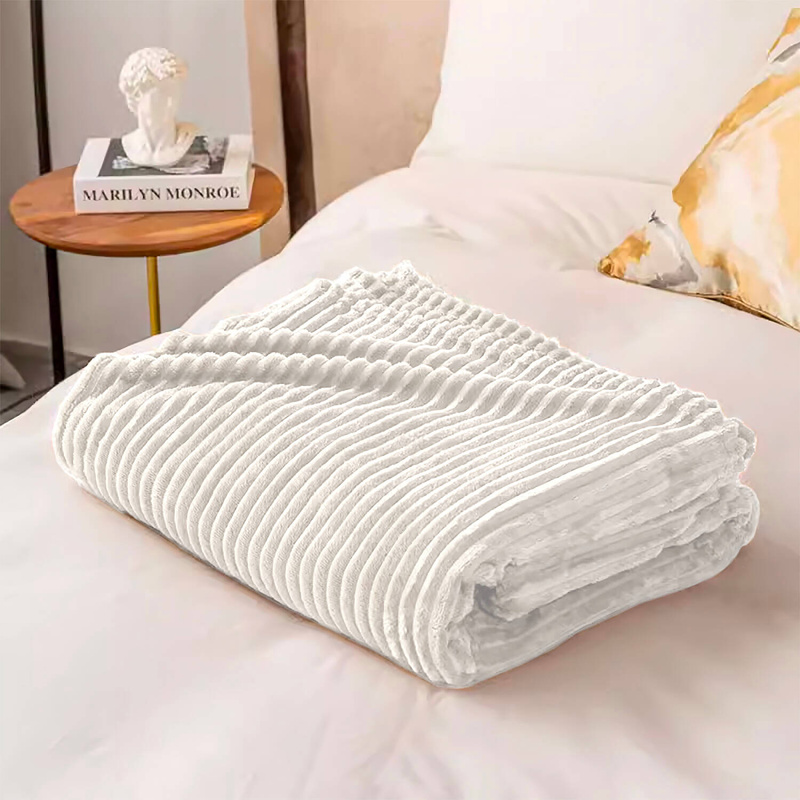 Koc pluszowy duży rozmiar ciepły 220x240 ecru kremowy