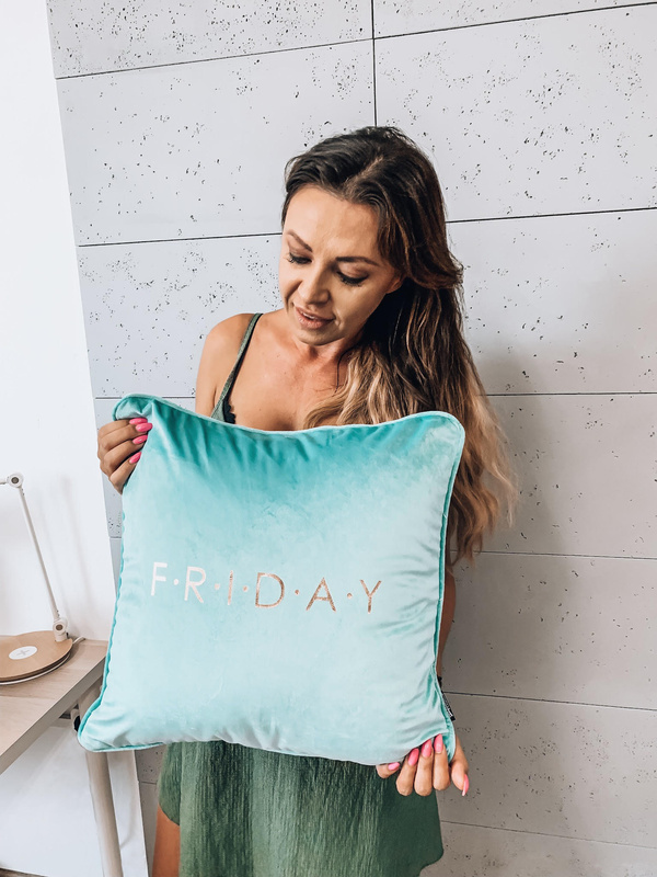 Poszewka na poduszkę UNIQUE 45x45 Friday