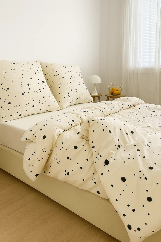 Pościel biała w kropki i groszki 200x220 3 el. Dots F15