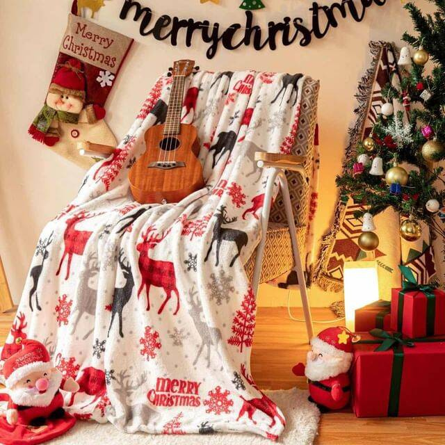 Koc świąteczny biały w renifery 160x200