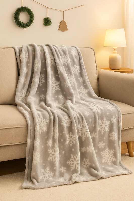 Koc świąteczny jasny szary w śnieżynki 160x200