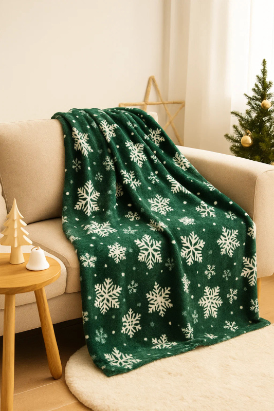 Koc świąteczny butelkowy zielony w śnieżynki 160x200