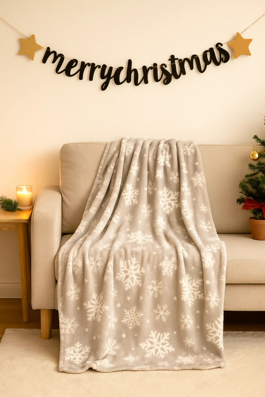 Koc świąteczny jasny szary w śnieżynki 160x200