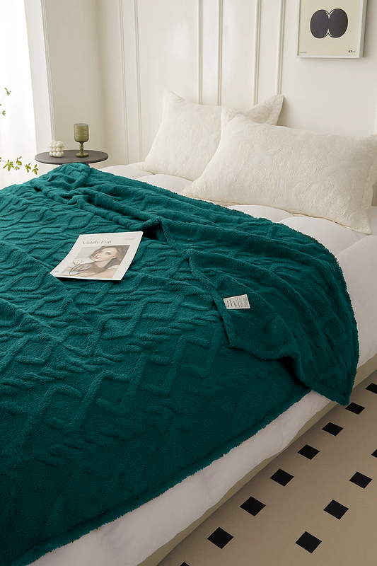 Koc pluszowy tłoczony w sweterek 3D 200x220 niebieski ciemny turkusowy