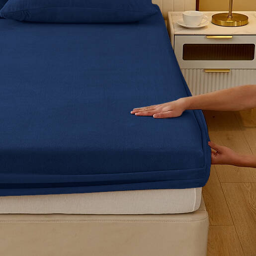 Prześcieradło pluszowe z gumką MIŚ granatowe 180x200