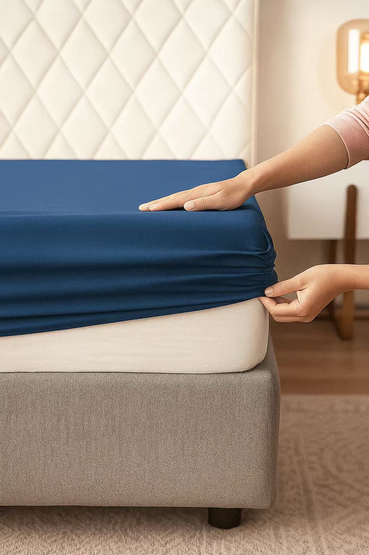 Prześcieradło z gumką bawełniane niebieskie 180x200