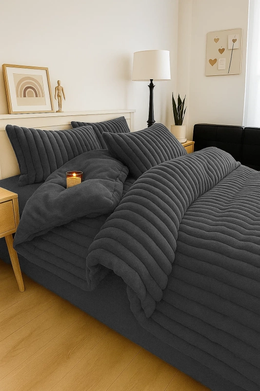 Pościel pluszowa zimowa miś tłoczona w grube szerokie pasy 160x200 3 el. ciemna szara