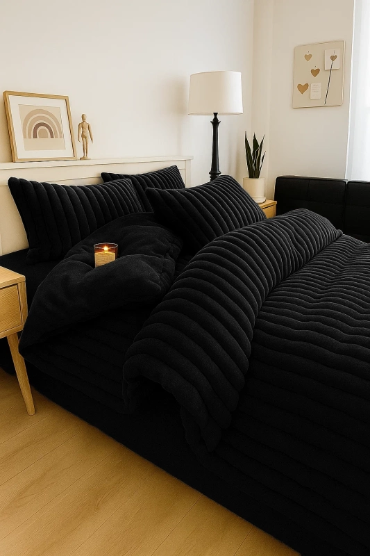 Pościel pluszowa zimowa miś tłoczona w grube szerokie pasy 160x200 3 el. czarna