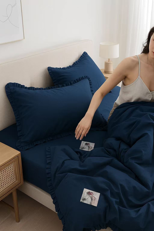 Pościel z falbanką granatowa 160x200 3 el.