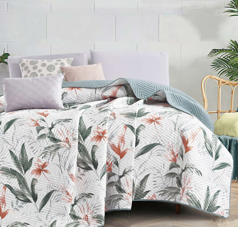 Narzuta ozdobna dwustronna DIAMOND 220x240 biała w kwiaty - zielona F004