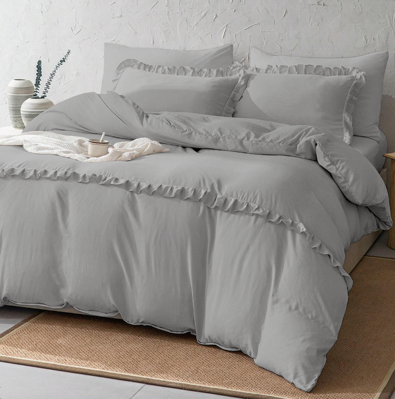 Pościel z falbanką jasna szara 200x220 3 el. FFH2746