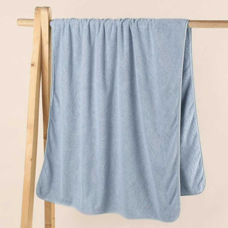 Ręcznik kąpielowy MIKRO błękitno szary z mikrofibry 70x140 szybkoschnący