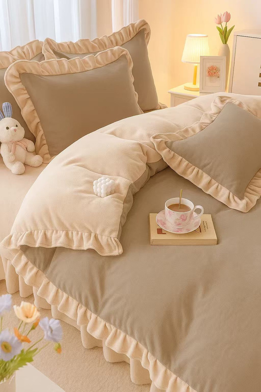 Pościel pluszowa z falbanką zimowa miś 160x200 3 el. beżowa nr445