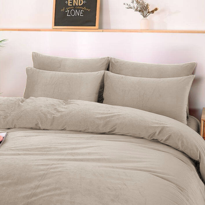 Pościel pluszowa zimowa miś gładka 200x220 3 el. chłodna beżowa K009