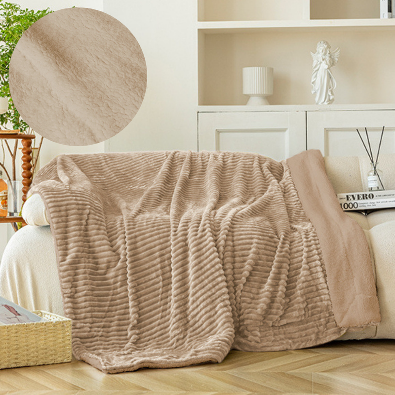 Koc pluszowy tłoczony w pasy narzuta z barankiem 200x220 beżowy