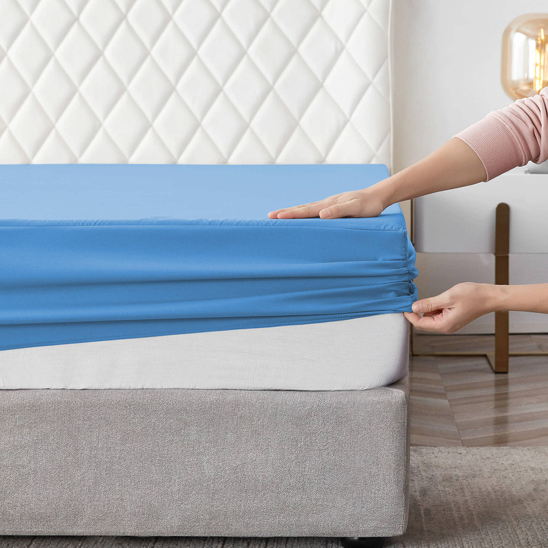 Prześcieradło z gumką bawełniane jasne niebieskie 140x200