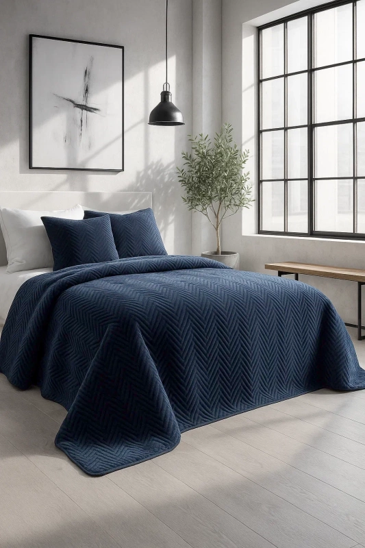 Narzuta dekoracyjna welurowa w jodełkę CHEVRON VELVET 200x220 granatowa