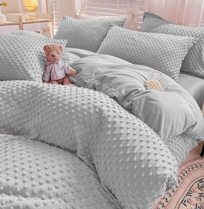 Pościel pluszowa zimowa miś w kropki 3D 200x220 3 el. MINKY jasna szara nr518 nr517
