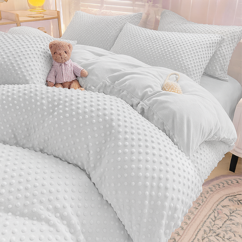 Pościel pluszowa zimowa miś w kropki 3D 200x220 3 el. MINKY biała nr522