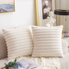 Poszewka na poduszkę dekoracyjna 40x40 ecru tłoczona pluszowa