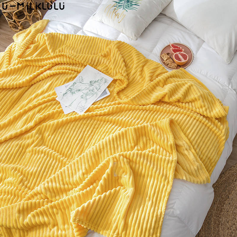 Koc pluszowy tłoczony w pasy 200x220 musztardowy