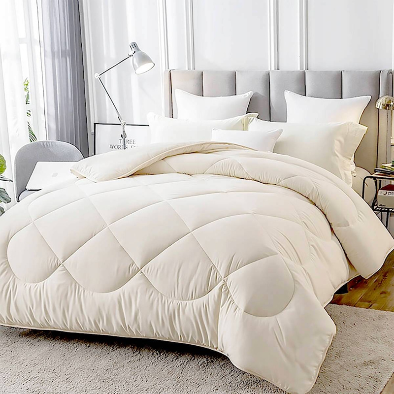 Zestaw Collet antyalergiczny kołdra 200x220 i 2x poduszka 70x80