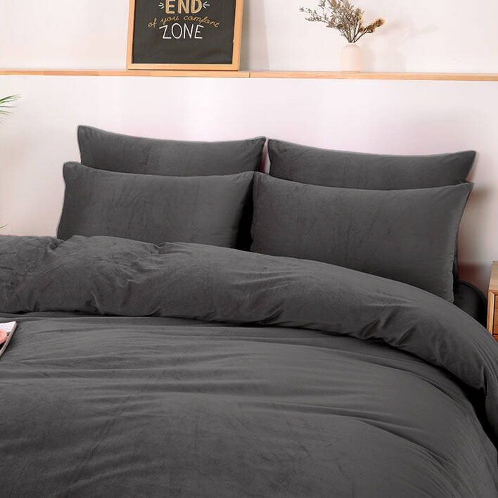 Pościel pluszowa zimowa miś gładka 160x200 3 el. ciemna szara K003/K002