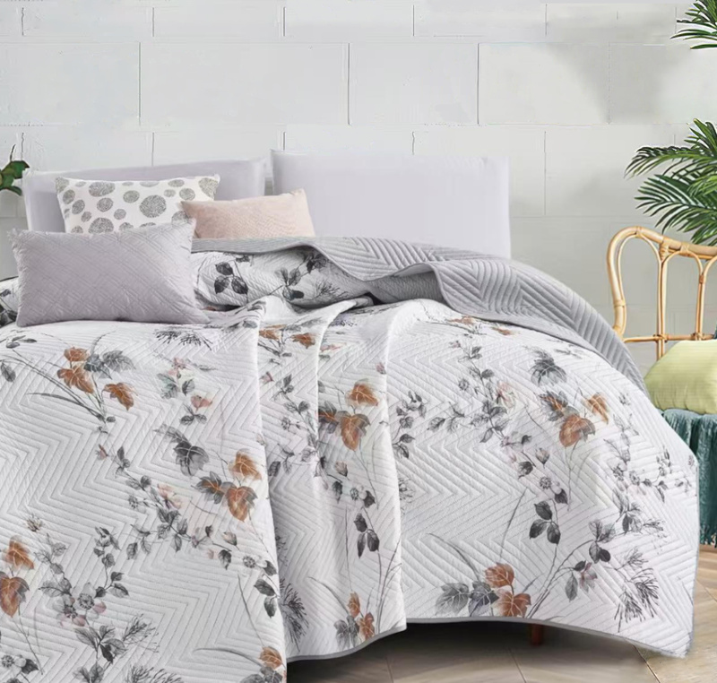 Narzuta ozdobna dwustronna DIAMOND 220x240 biała w liście - jasna szara F001