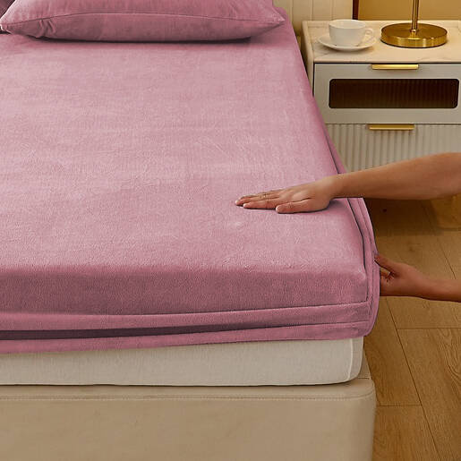 Prześcieradło pluszowe z gumką MIŚ różowe 140x200