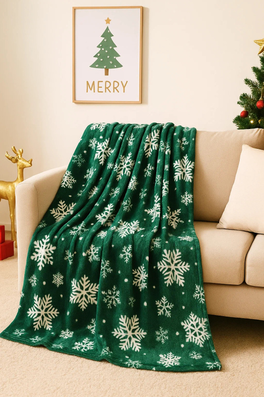 Koc świąteczny butelkowy zielony w śnieżynki 160x200