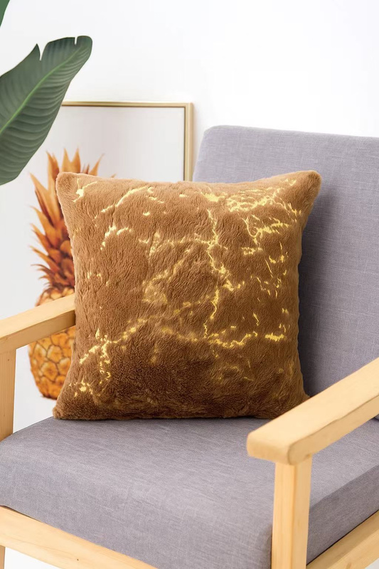 Poszewka na poduszkę włochacz beżowo-złota MARBLE 40x40