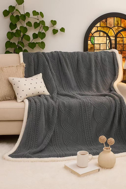 Koc pluszowy narzuta EDEN 200x220 z barankiem ciemny szary