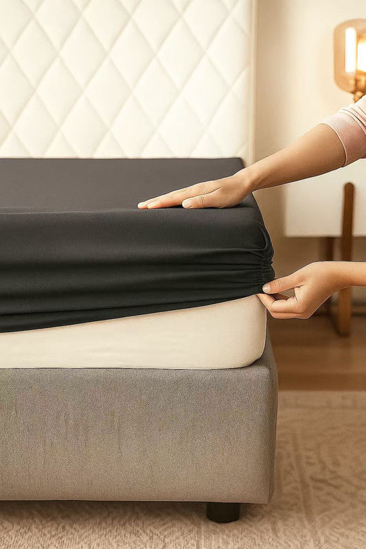 Prześcieradło z gumką bawełniane grafitowe ciemne szare 90x200