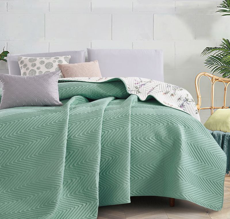 Narzuta ozdobna dwustronna DIAMOND 220x240 biała w kwiaty - zielona F007