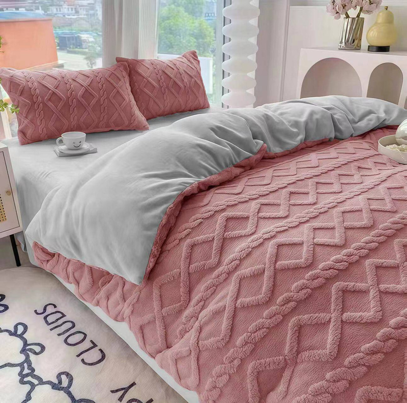 Pościel pluszowa zimowa miś sweterek 200x220 4 el. różowa - szara