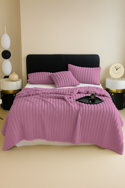 Koc pluszowy tłoczony w grube szerokie pasy 200x220 różowy ROSE RED