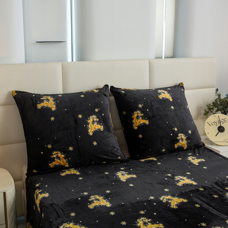 Pościel pluszowa zimowa miś świąteczna 200x220 3 el. czarna w złote renifery