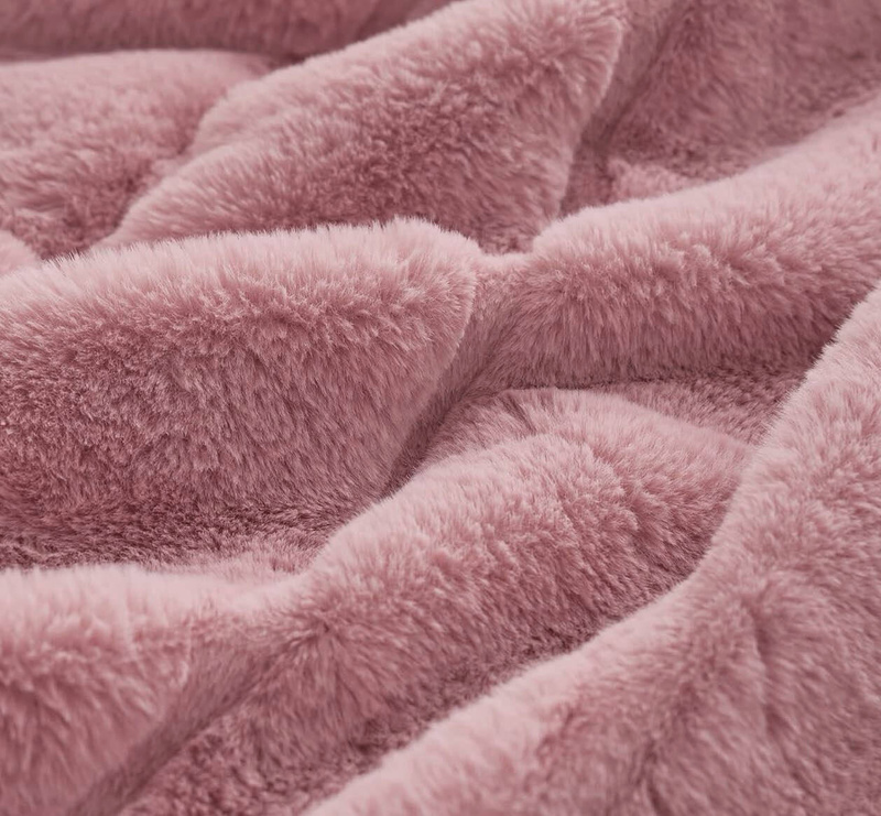 Koc pluszowy ciepły futerkowy miś RABBIT 200x220 różowy