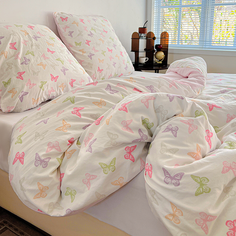 Pościel biało różowa w pastelowe motyle 200x220 3 el. Butterflies F1