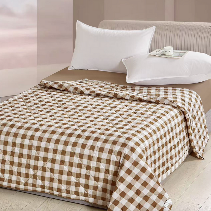 Kołdra letnia pikowana narzuta w kratę brązowa 200x220