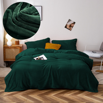 Pościel pluszowa zimowa miś gładka 160x200 3 el. butelkowa zielona K005