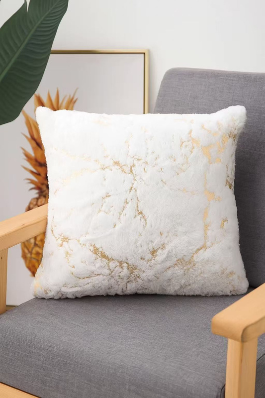 Poszewka na poduszkę włochacz biało-złota MARBLE 40x40