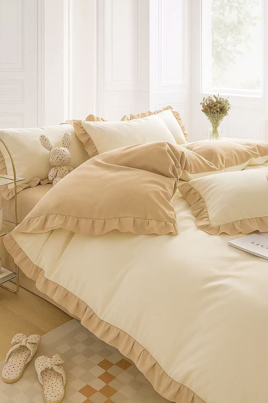 Pościel z falbanką kremowa i beżowa 160x200 3 el. dwukolorowa FAB77