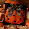 Poszewka na poduszkę Halloween czarna z dynią i kokardą 40x40 PUMPKIN