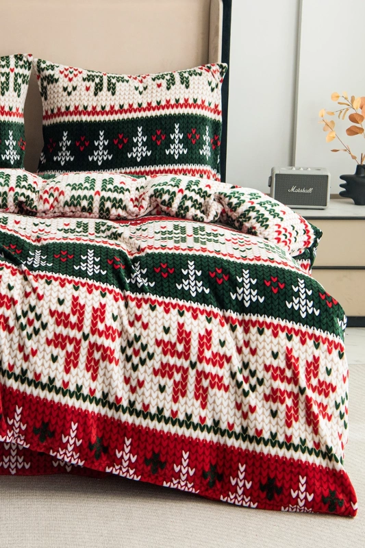 Pościel pluszowa zimowa miś świąteczna 200x220 3 el. wzór sweterka
