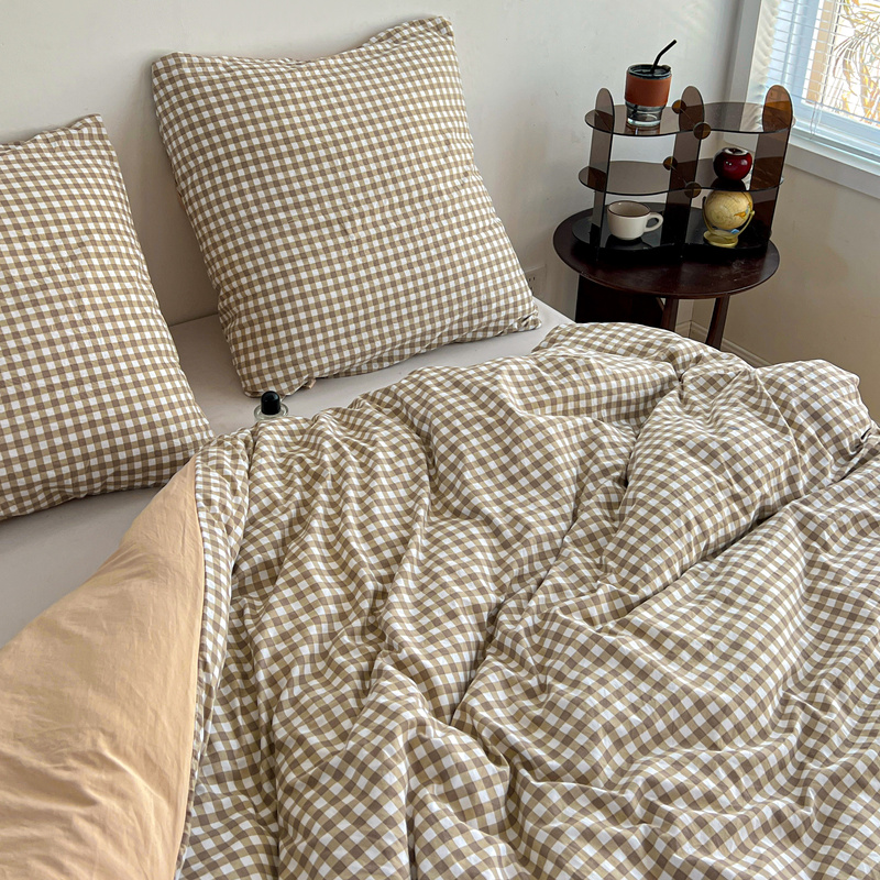 Pościel beżowo-biała w kratę 200x220 3 el. Caramel F7