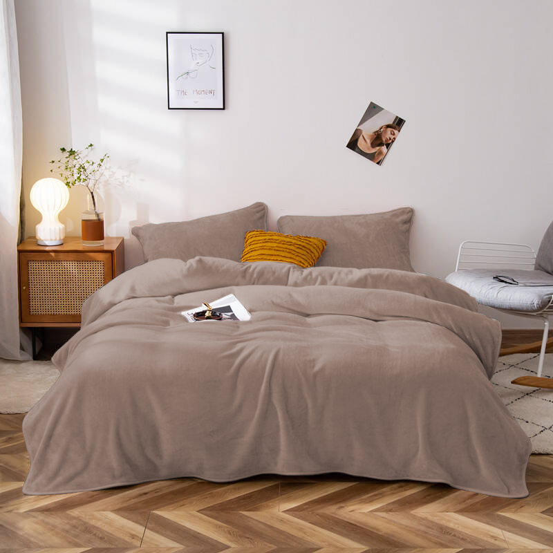 Pościel pluszowa zimowa miś gładka 160x200 3 el. ciemna beżowa K006