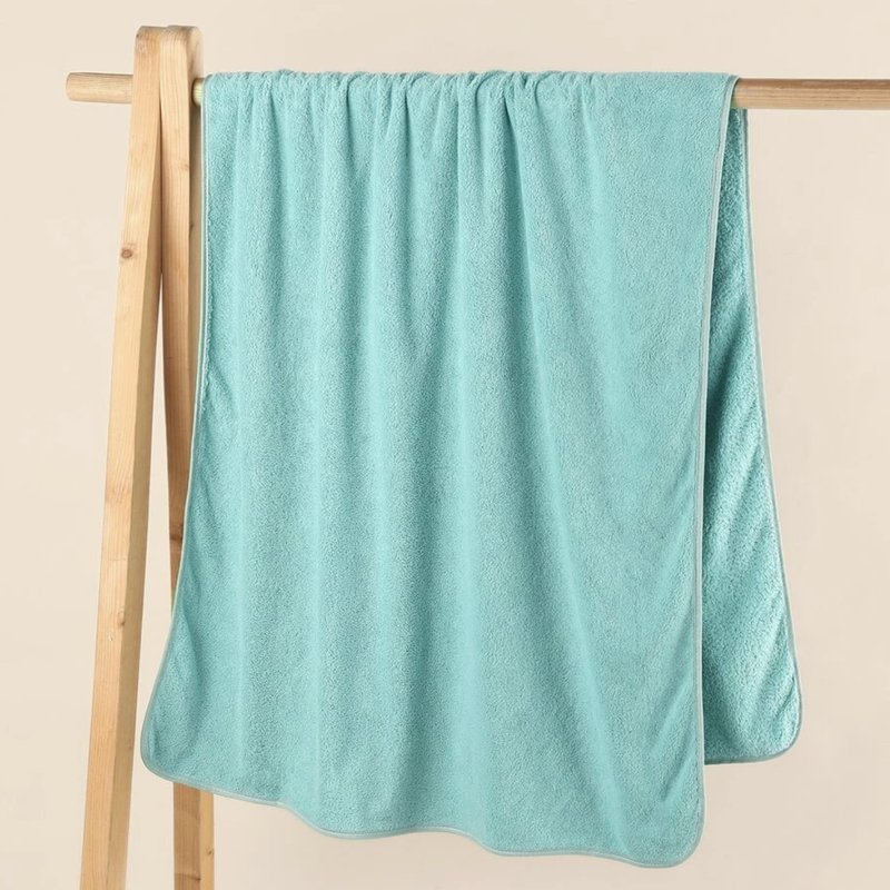 Ręcznik kąpielowy MIKRO miętowy z mikrofibry 70x140 szybkoschnący