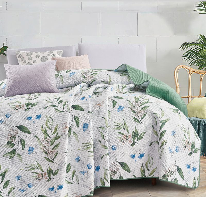 Narzuta ozdobna dwustronna DIAMOND 220x240 biała w kwiaty - zielona F002